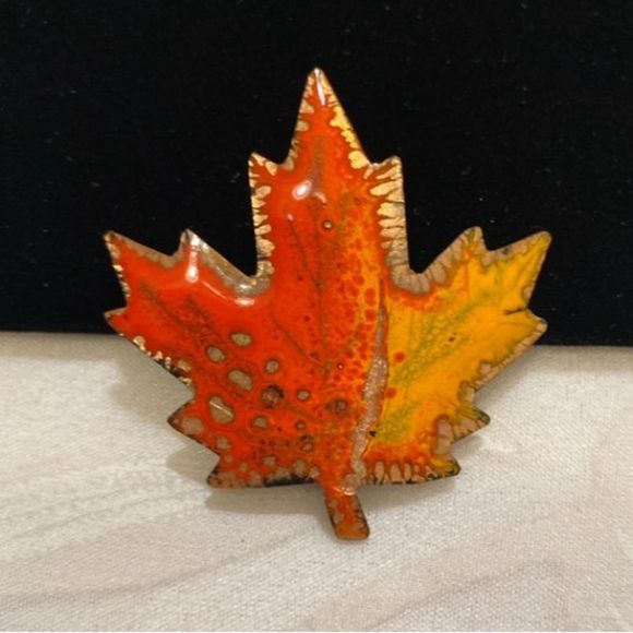 Vintage Jules Perrier Enamel Leaf Brooch - Picture 6 of 7